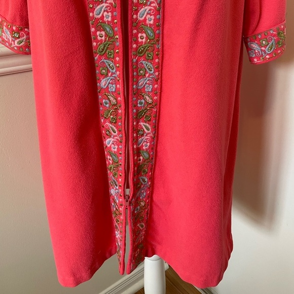 Vintage Embroidered Fleece Robe - Picture 5 of 10